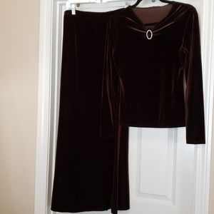 A Fashion Set Blouse & Skirt. Size L Brown Suede